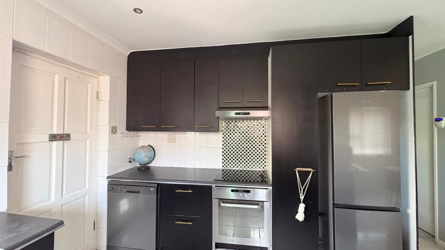 To Let 3 Bedroom Property for Rent in Capri Western Cape